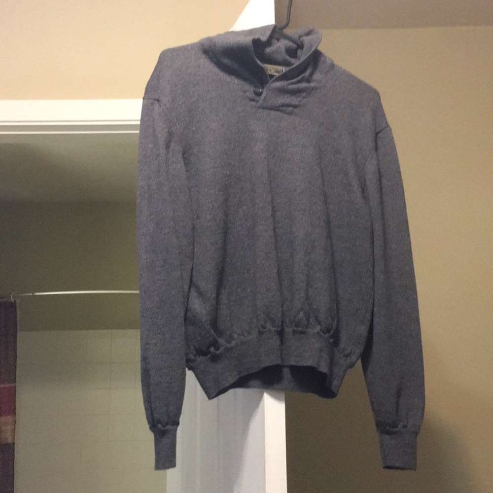 Kinnucan’s Men’s wool top